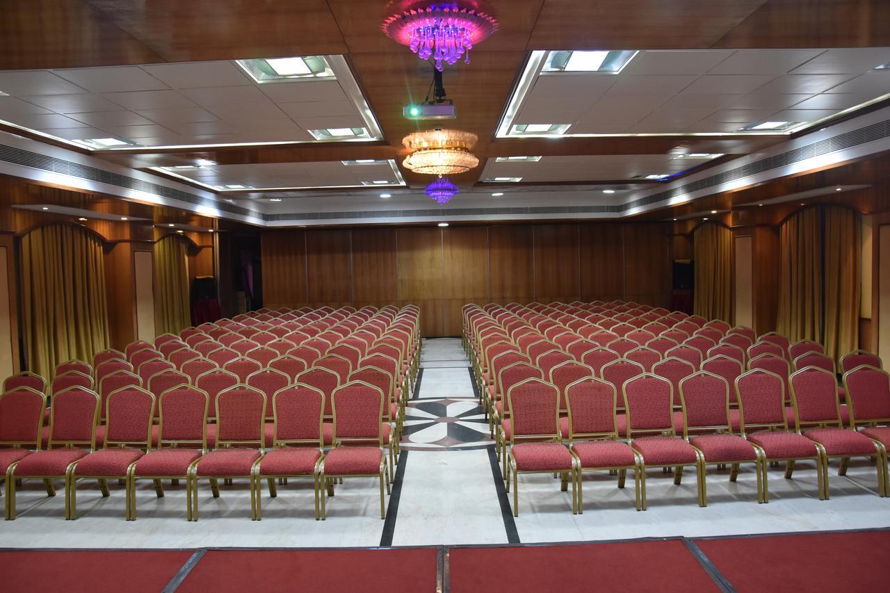 Ulo Chennai Deluxe Hotel Exterior foto